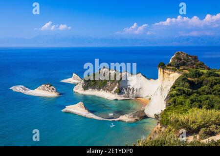 Corfù, Grecia. Vista delle scogliere a Capo Drastis. Foto Stock