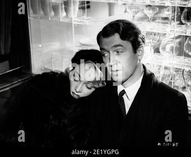 Marlene Dietrich, James Stewart, 'No Highway' (1951) Twentieth Century Fox / file N. di riferimento 34082-046THA Foto Stock