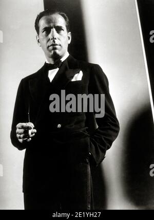 Humphrey Bogart, 'Casablanca' (1942) Warner Bros. / riferimento file n. 34082-072THA Foto Stock