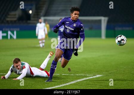 LEUVEN, BELGIO - GENNAIO 10: L-R: Paul Mukairu di Anderlecht durante la Pro League match tra OH Leuven e RSC Anderlecht allo stadio Eneco il 10 gennaio 2021 a Leuven, Belgio (Foto di Perry van de Leuvert/BSR AgencyOrange PicturesAlamy Live News) Foto Stock