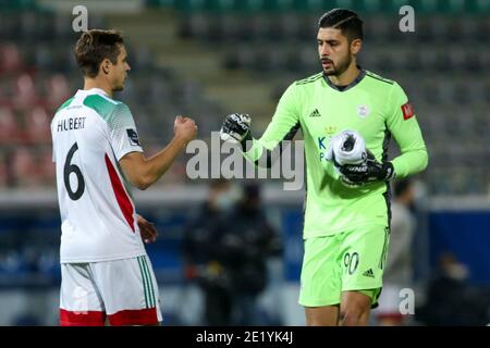 LEUVEN, BELGIO - GENNAIO 10: L-R: David Hubert di OH Leuven, Rafael Romo di OH Leuven durante la Pro League match tra OH Leuven e RSC Anderlech Foto Stock