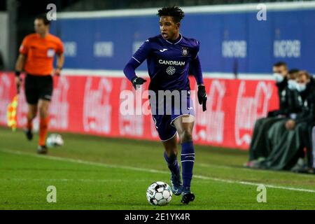 LEUVEN, BELGIO - GENNAIO 10: L-R: Paul Mukairu di Anderlecht durante la Pro League match tra OH Leuven e RSC Anderlecht all'Eneco Stadium di gennaio Foto Stock