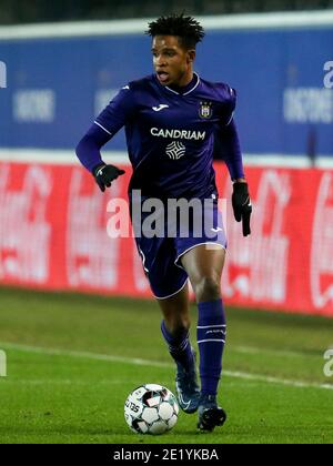 LEUVEN, BELGIO - GENNAIO 10: L-R: Paul Mukairu di Anderlecht durante la Pro League match tra OH Leuven e RSC Anderlecht all'Eneco Stadium di gennaio Foto Stock