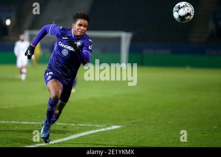 LEUVEN, BELGIO - GENNAIO 10: L-R: Paul Mukairu di Anderlecht durante la Pro League match tra OH Leuven e RSC Anderlecht all'Eneco Stadium di gennaio Foto Stock