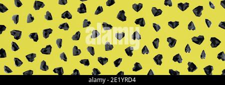 Molti piccoli cuori neri poly su sfondo giallo. illustrazione 3d. rendering 3d Foto Stock