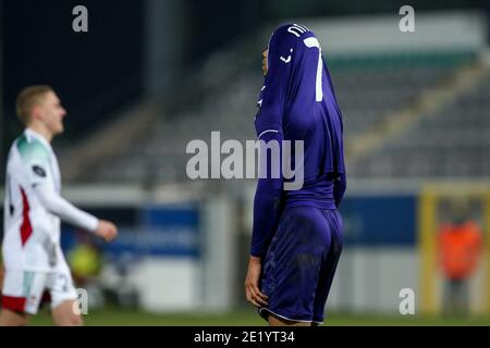 LEUVEN, BELGIO - GENNAIO 10: L-R: Lukas Nmecha di Anderlecht durante la Pro League match tra OH Leuven e RSC Anderlecht a Stayen il 10 gennaio Foto Stock