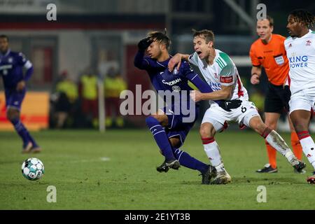 LEUVEN, BELGIO - GENNAIO 10: L-R: Killian Sardella di Anderlecht, David Hubert di OH Leuven durante la Pro League match tra OH Leuven e RSC Anderlecht a Stayen il 10 gennaio 2021 a Leuven, Belgio (Foto di Perry van de Leuvert/BSR AgencyOrange PicturesAlamy Live News) Foto Stock