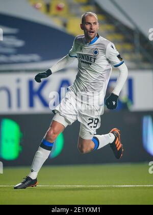 SINT TRUIDEN, BELGIO - GENNAIO 10: Bas Dost del Club Brugge durante la Pro League match tra STVV e Club Brugge a Stayen il 10 gennaio 2021 a Sint Truiden, Belgio (Foto di Jeroen Meuwsen/BSR AgencyOrange PicturesAlamy Live News) Foto Stock