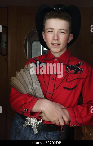 Regno Unito / Newport Pagnell /Pinders Circus / Edward Pinder 11 anni-vecchio coltello-lanciafiamme. Foto Stock