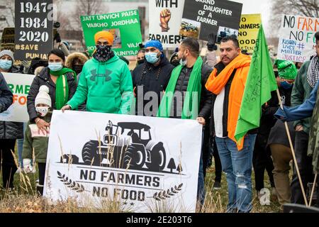 St. Paul, Minnesota. I sikh-americani organizzano una manifestazione di protesta per salvare gli agricoltori contro le leggi agricole in India. Foto Stock