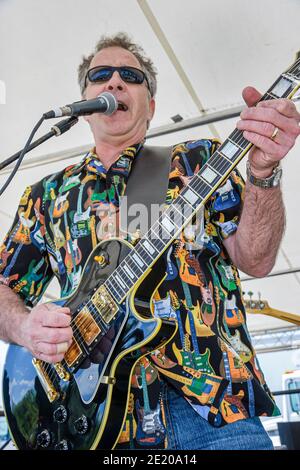 Alabama Spanish Fort 5 Rivers Alabama Delta Resource Center, Delta Blues Festival Catfish Flats band cantante cantare chitarra, man performin Foto Stock