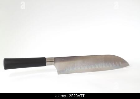 coltello da cucina e manico nero isolato su sfondo bianco, includono tracciato di ritaglio Foto Stock