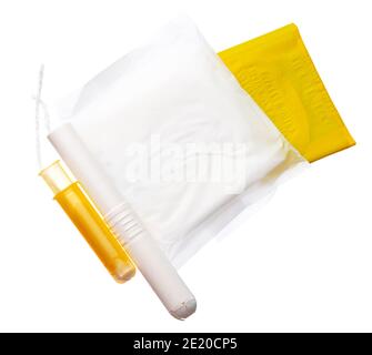 Tamponi e tamponi igienici per donne isolati su bianco Foto Stock