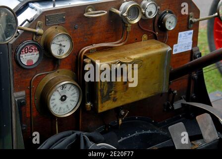 Vintage cruscotto di automobile Foto Stock