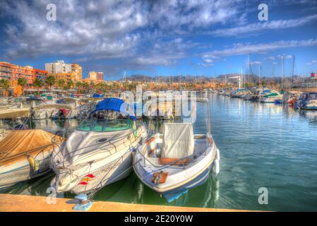 Puerto de Mazarron Murcia Spagna con barche in marina costa Città sul Mar Mediterraneo Foto Stock