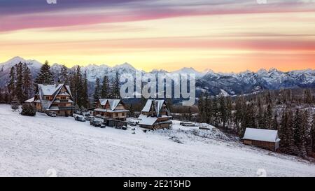 Tramonto panoramico sui Monti Tatra, Polonia. Foto Stock