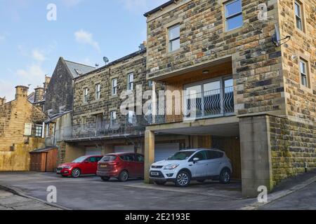 Ora deserta, vista della città di mercato normalmente occupato di Pateley Bridge nel AONB di Nidderdale. La sofferenza nel periodo di blocco della covid-19 nel gennaio 2021 Foto Stock