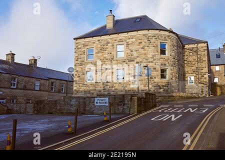 Ora deserta, vista della città di mercato normalmente occupato di Pateley Bridge nel AONB di Nidderdale. La sofferenza nel periodo di blocco della covid-19 nel gennaio 2021 Foto Stock