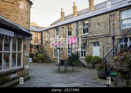 Ora deserta, vista della città di mercato normalmente occupato di Pateley Bridge nel AONB di Nidderdale. La sofferenza nel periodo di blocco della covid-19 nel gennaio 2021 Foto Stock