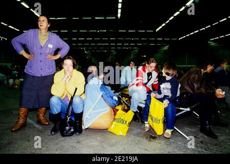 Rifugiati bosniaci, '1000 enfants pour l'hiver', convoglio umanitario Equilibre, Lione, Francia, 1992 Foto Stock