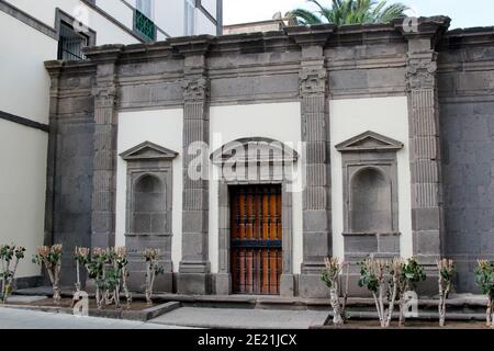 Edificio d'epoca intorno alle strade vicino a Plaza de Santa Ana A Las Palmas Gran Canaria Island Spagna Foto Stock