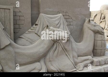 Cammelli scultura come arte di sabbia a Maspalomas Isole Canarie Spagna Foto Stock