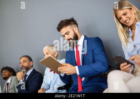 Concetto di tecnologia dei dispositivi digitali per la connessione delle comunicazioni aziendali Foto Stock