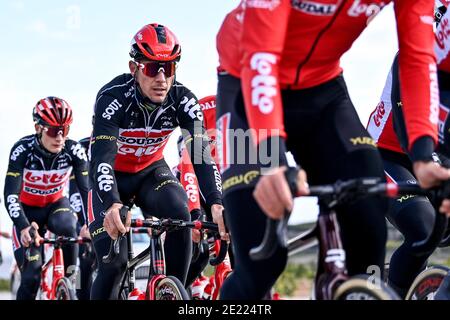 Il belga Philippe Gilbert di Lotto Soudal ha ritratto in azione durante la fase della squadra di ciclismo Lotto-Soudal a Javea, in Spagna, lunedì 11 gennaio 2021. BEL Foto Stock