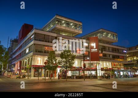 Forum Steglitz, Schlossstrasse, Steglitz-Zehlendorf, Berlino, Deutschland Foto Stock