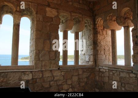 Vista da lato il campanile della Cattedrale di Santa Maria la Grande Rab Città, Rab isola, Croazia Foto Stock