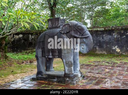 Tomba reale di Khai Dinh a Hue, Vietnam. Statua dell'Elefante. Foto Stock