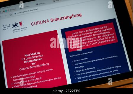 Die Impfbereitschaft gegen das Coronavirus in Deutschland Steigt, die Impfzentren sind vorbereitet und nehmen Termine für die Impfung an. Foto Stock