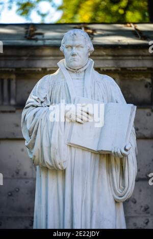 Luther-Denkmal, Dorotheenstaedtischer Friedhof, Chausseestrasse, Mitte, Berlino, Germania Foto Stock