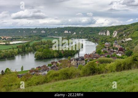 La città di Les Andelys sulla Senna in Normandia, Francia Foto Stock