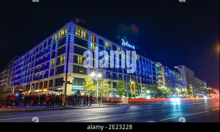 Festival delle luci, Hotel Radisson Blu, Karl-Liebknecht-Strasse, Mitte, Berlino, Germania Foto Stock