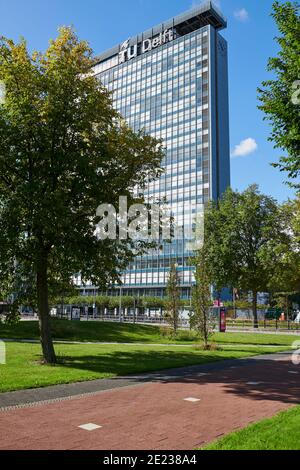 La costruzione di ingegneria elettrica, matematica e informatica (edificio EMI) nel campus della Delft University of Technology (tu Delft) Foto Stock