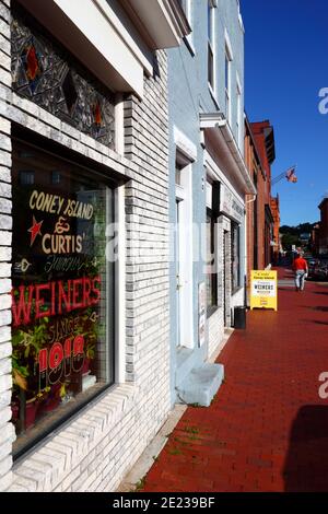 Il famoso caffè/ristorante Coney Island Wieners di Curtis, 35 N Liberty St, Cumberland, Maryland, USA Foto Stock