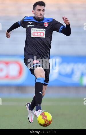 Novara, Italia. 10 gennaio 2021. Ante Hrkac (28 Novara) durante la gara italiana Serie C tra Novara Calcio 1908 e Olbia Calcio 1905 Cristiano Mazzi/SPP Credit: SPP Sport Press Photo. /Alamy Live News Foto Stock