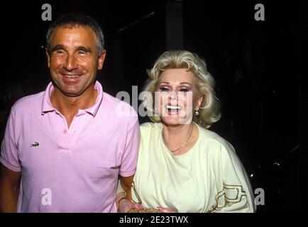 ZSA Zsa Gabor e Frederic von Anhalt Credito: Ralph Dominguez/MediaPunch Foto Stock