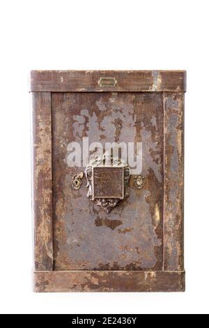 cassetta di sicurezza vintage ignifuga su sfondo bianco Foto Stock