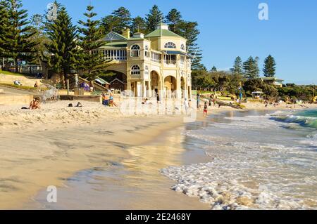 L'Indiana Tea House e' uno degli edifici da cartolina di Perth - Cottesloe Beach, WA, Australia Foto Stock