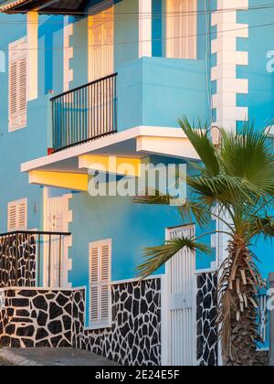 Casa cittadina tradizionale (Sobrado). Sao Filipe, la capitale dell'isola. Isola di Fogo (Ilha do Fogo), parte di Capo Verde nell'atlantico centrale. Foto Stock