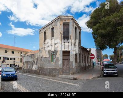 Case tradizionali risalenti all'epoca coloniale di Platone. La capitale Praia sull'isola di Santiago (Ilha de Santiago), Capo Verde nell'equatore Foto Stock