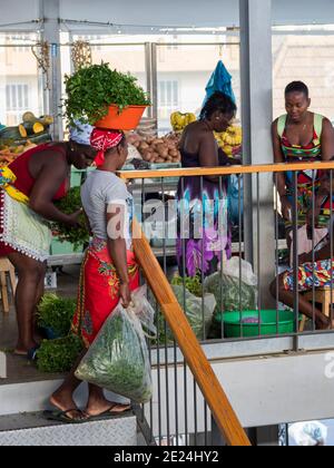 Mercado Municipale di Praia a Platone. La capitale Praia sull'isola di Santiago (Ilha de Santiago), Capo Verde nell'atlantico equatoriale. Foto Stock
