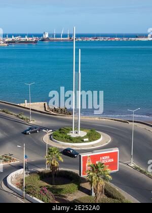 Vista da Platone verso il porto. La capitale Praia sull'isola di Santiago (Ilha de Santiago), Capo Verde nell'atlantico equatoriale. Foto Stock