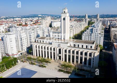 Villeurbanne (Francia centro-orientale): Complesso architettonico Les gratte-ciel (i grattacieli) costituito da piazza "Place Lazare Goujon", la città Foto Stock