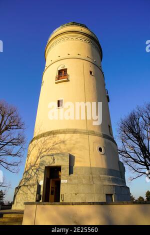 La torre d'acqua Bruderholz di Basilea-Bruderholz, costruita nel 1926, è ancora oggi un serbatoio d'acqua. Svizzera. Foto Stock