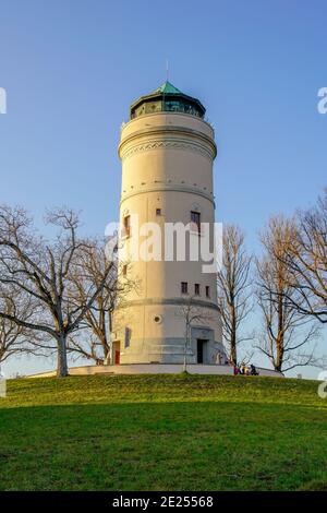 La torre d'acqua Bruderholz di Basilea-Bruderholz, costruita nel 1926, è ancora oggi un serbatoio d'acqua. Svizzera. Foto Stock