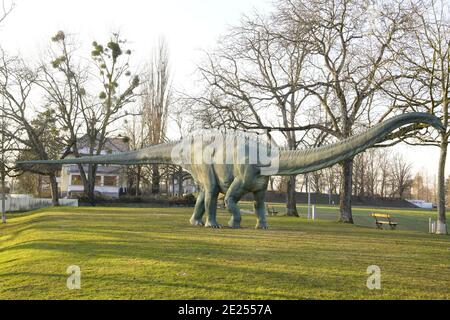 Dinosaurier, Diplodocus Saurier di Bruderholz torre d'acqua a Basilea-Bruderholz, Svizzera. Foto Stock