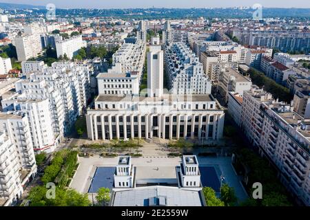 Villeurbanne (Francia centro-orientale): Complesso architettonico Les gratte-ciel (i grattacieli) costituito da piazza "Place Lazare Goujon", la città Foto Stock